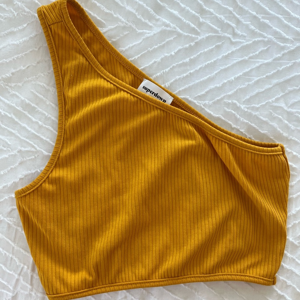 ONLY WORN ONCE - REVOLVE SUPERDOWN ONE SHOULDER RIBBED CROP TOP